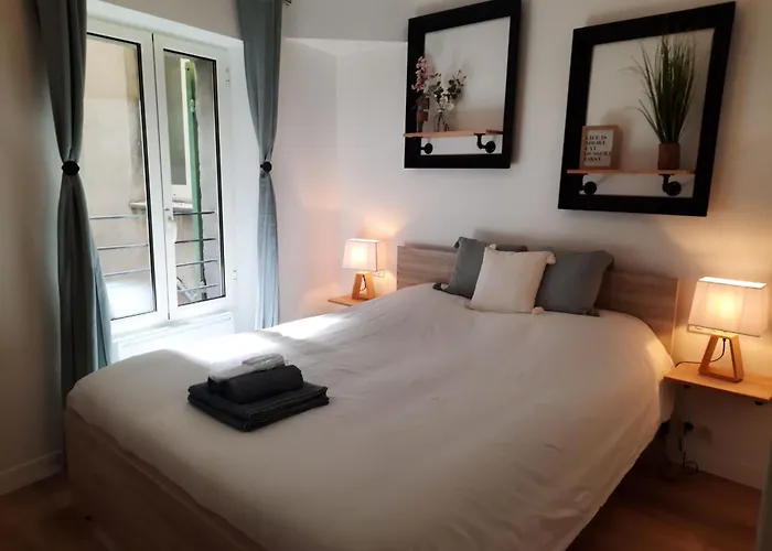 Beautiful Old Town Flat, Near The Beach