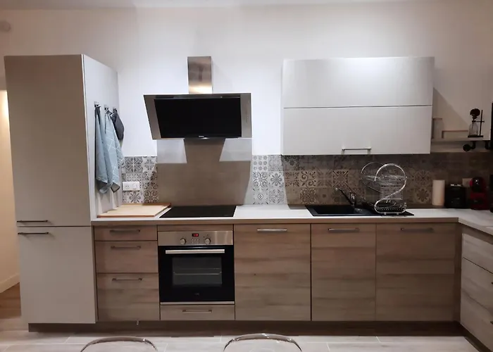 Beautiful Old Town Flat, Near The Beach